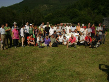 Grupa planinara i beraca  borovnica na druzenju na obroncima Zelengore Foto I.  BAJROVIC