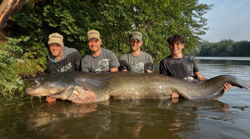 UPECAO JOŠ VEĆU GRDOSIJU: Jakub oborio lični rekord, upecao soma od nevjerovatnih 272 cm