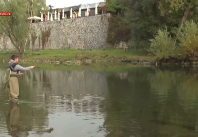 (VIDEO) Trojica srednjoškolaca pobijedili seniore i postali prvaci Republike Srpske u mušičarenju