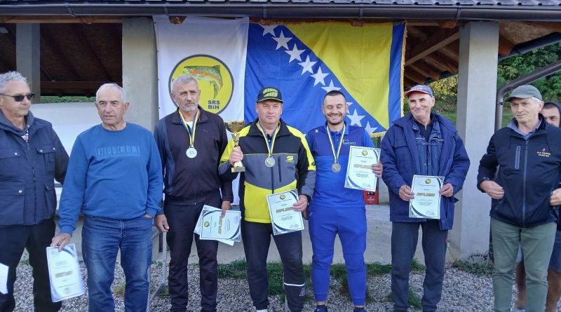 Đug Muris šampion Bosne i Hercegovine u lovu ribe udicom na plovak za 2025. godinu u kategoriji seniora