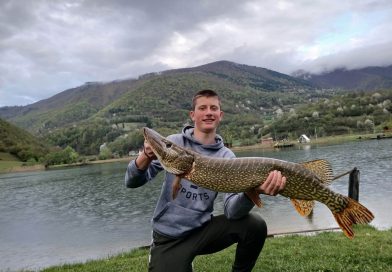 ČUDO U BOSNI I HERCEGOVINI: Mladi ribar izvukao štuku od skoro 7 kilograma (FOTO)