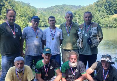 SRD ‘Šaran’ Bužim: Održano udruženjsko takmičenje u lovu ribe udicom na plovak ‘Kup prijatelja’