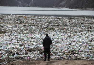 “Slika i prilika tri države koje pretendiraju da uđu u EU”: Drina prekrivena hiljadama tona smeća