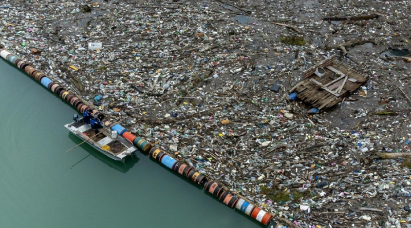 STRAVIČNE SLIKE IZ BiH SE ŠIRE REGIONOM: Rijekom Drinom u Višegrad stigle hiljade kubnih metara otpada